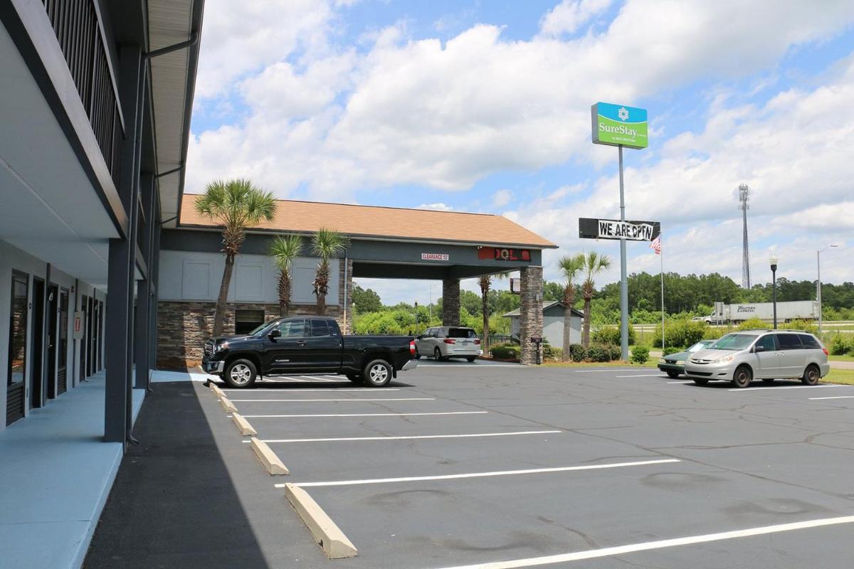 Baymont by Wyndham Ridgeland I-95 - Housity