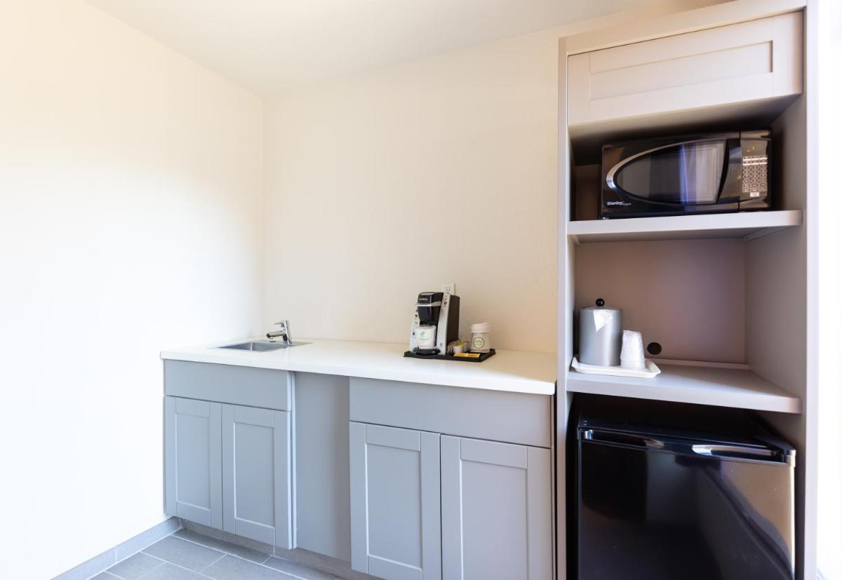 Holiday Inn Rancho Cordova - Northeast Sacramento, an IHG Hotel - Housity