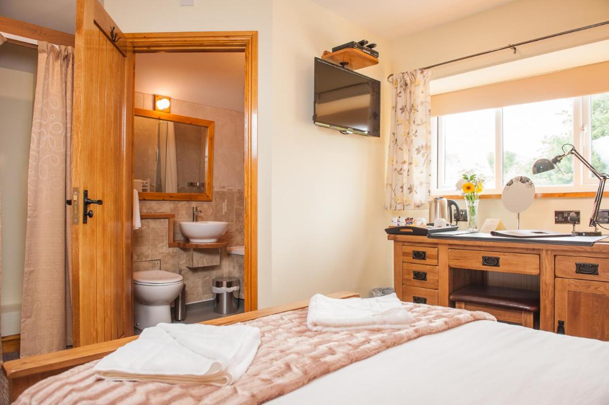 The Little Crown Inn - Housity