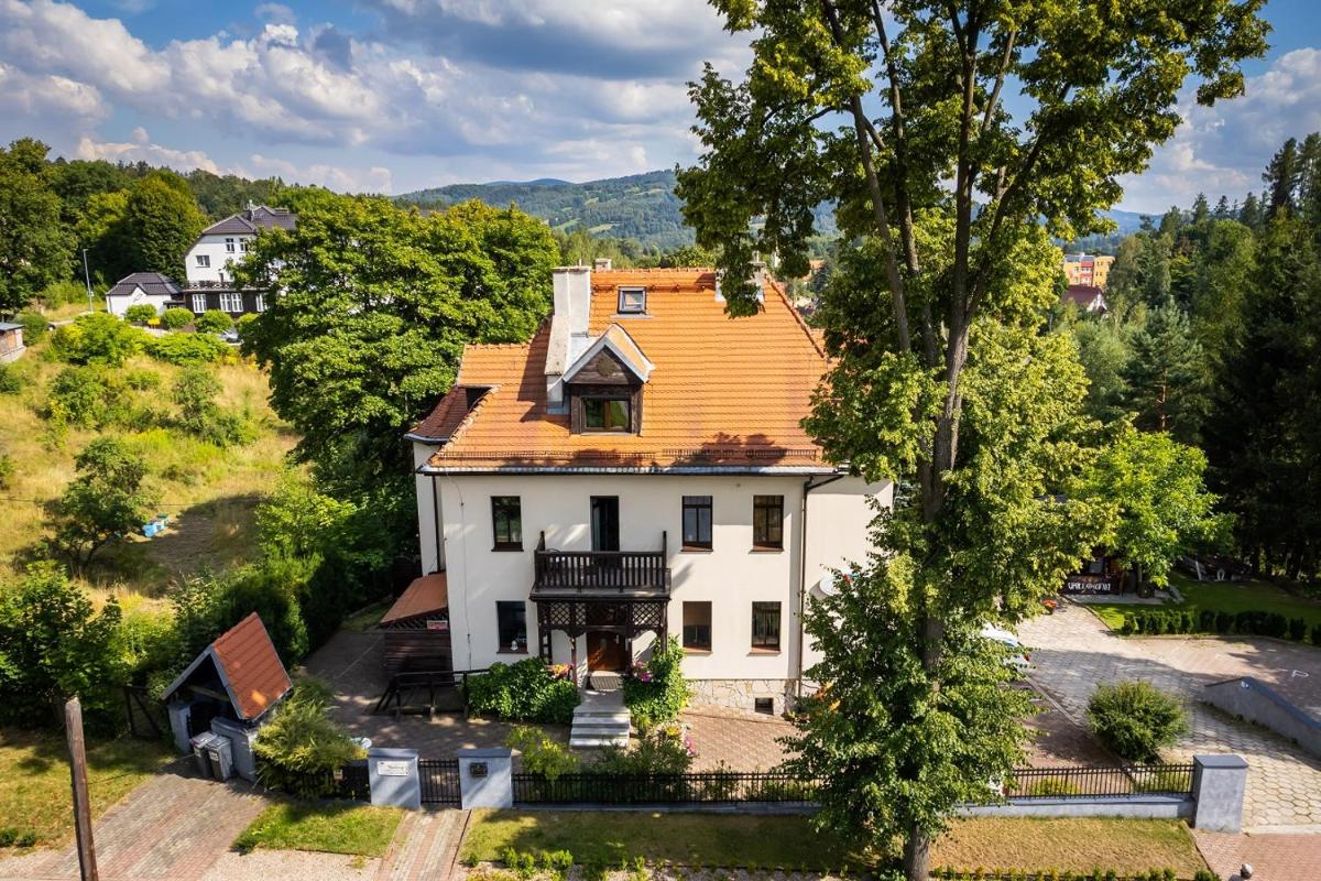 Willa Kwiaty Polskie - Housity
