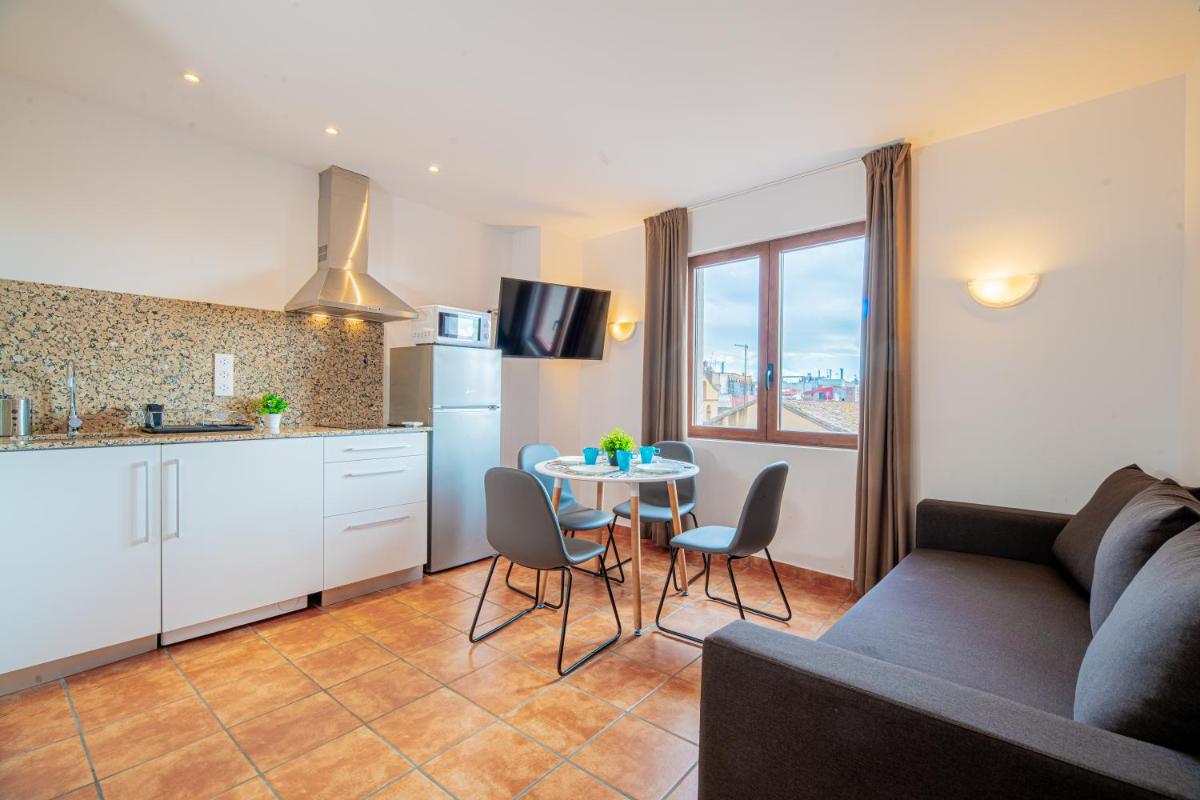 Apartamento 3 en la muralla romana junto a la Catedral - Housity