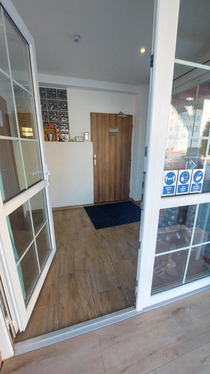 Apartmán pre 5 osôb, 2 spálne, Banská Bystrica Podlavice 24h self checkin - Housity