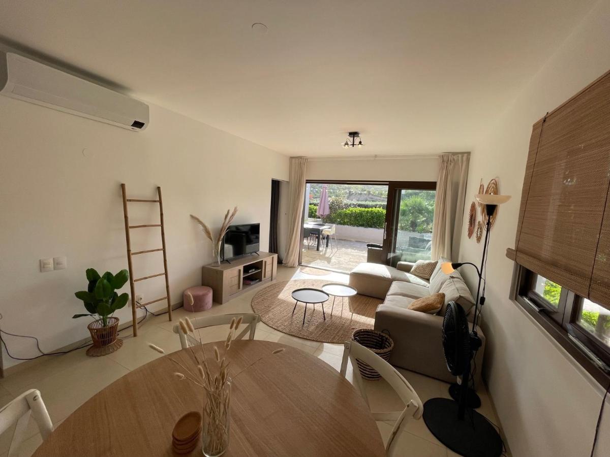 NEWLY STYLED Beach House 'White Sands' GreenView BlueBay Golf & Beach Resort Curaçao 2 bedrooms 2 bathrooms Gated Community Ground Floor Terrace Including Pool & Beach Access Fully Airconditioned Family Friendly - Housity
