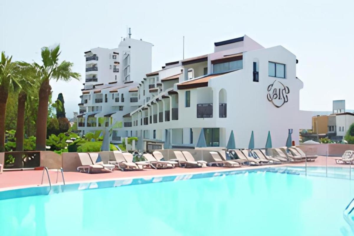 Sentinus Beach Hotel - Housity