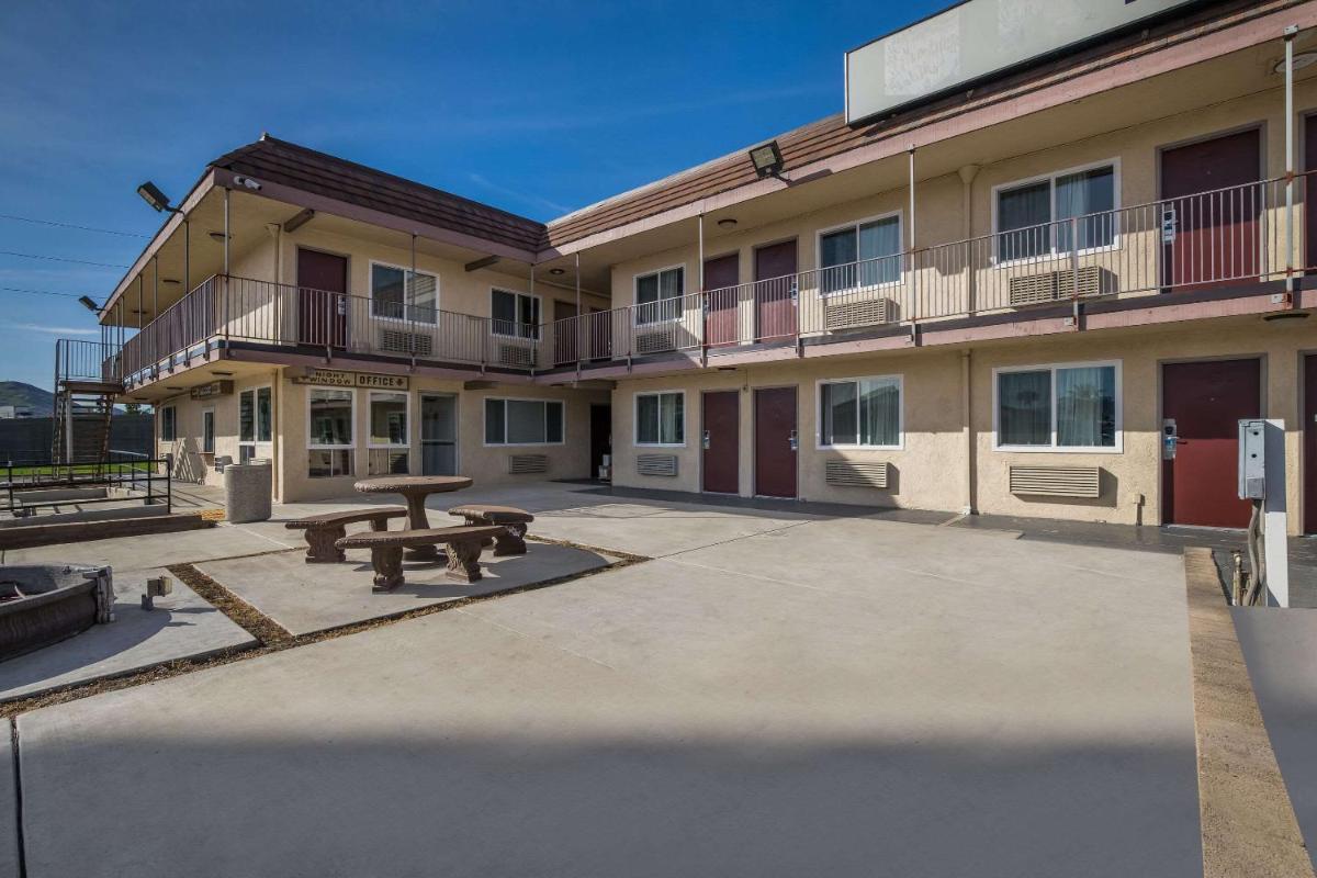 Rodeway Inn San Bernardino & Redlands - Housity