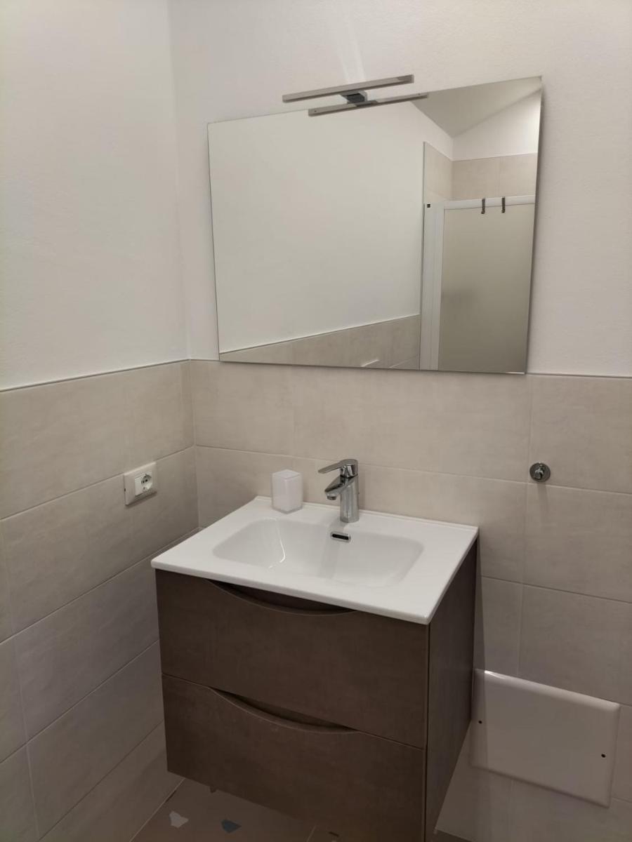 Bevi e Dormi - Housity