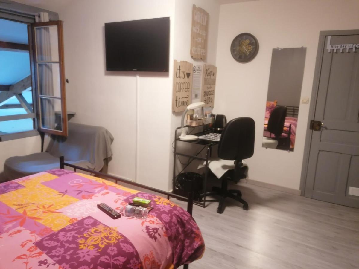 Chambre 23m2 avec jardin Wi-Fi gratuit Saint-Girons - Housity