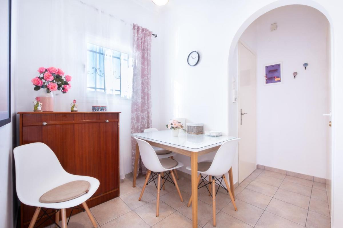 Loft Apt with Acropolis View - Hizvo