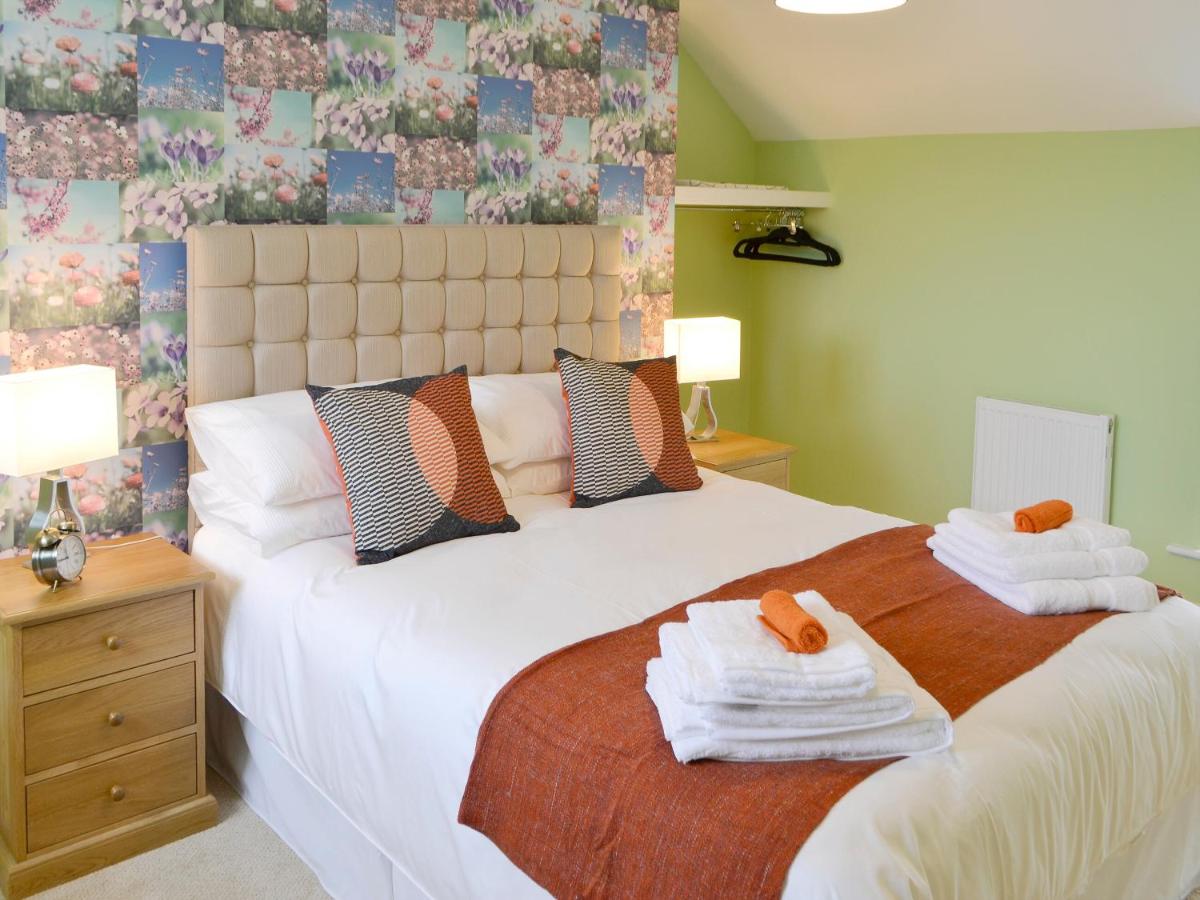 Hazelnut Cottage - Housity