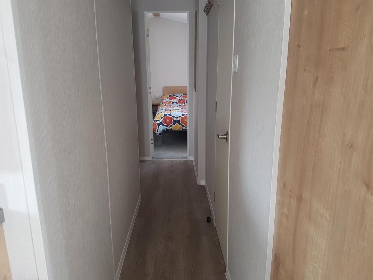 Caravan - 69 Ocean Sands, Park Dean Holiday Park, West Bay - Housity
