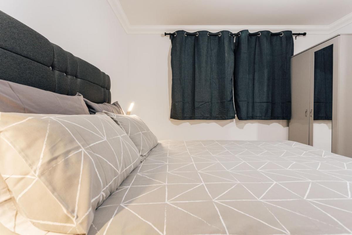 Modern Peaceful Flat in Town - Housity