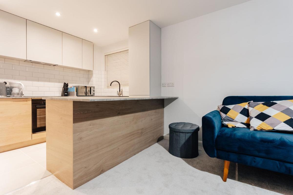 Stunning 2 bedroom flat in town - Housity