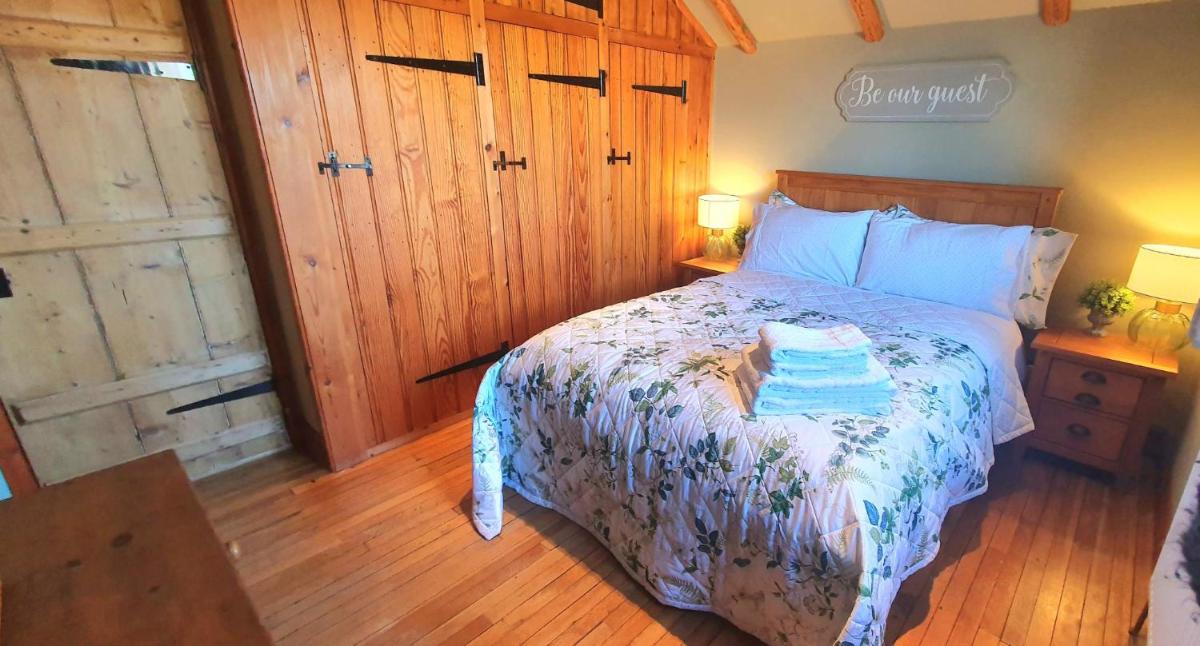 Well Cottage Country Accommodation - Housity
