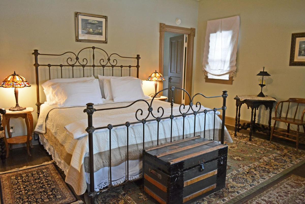 Backwoods Bed and Bath - Housity