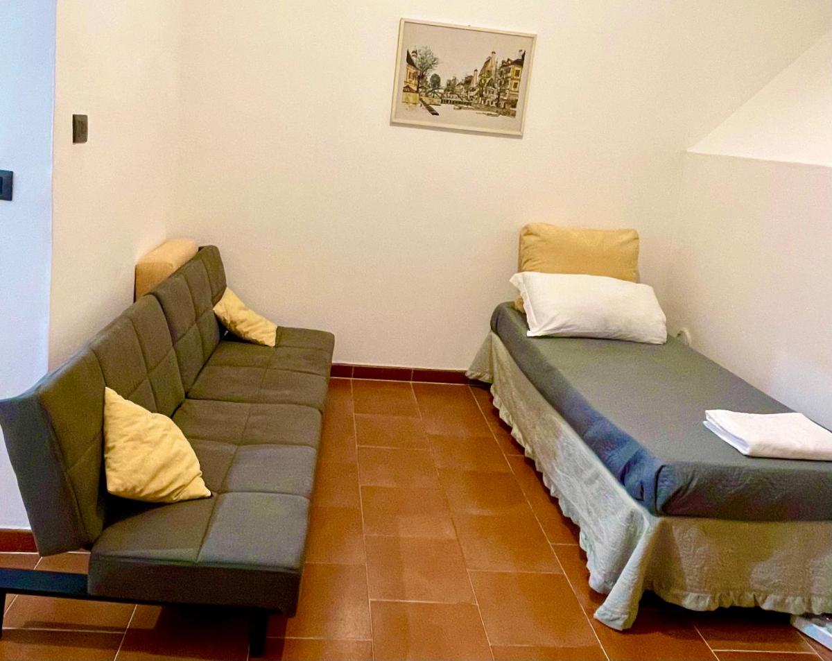 Parisa House - Housity