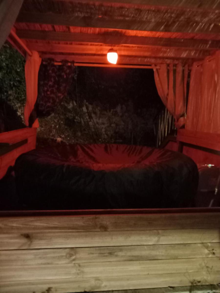 Insolite Cabane et Jacuzzi extérieur privatif - Housity