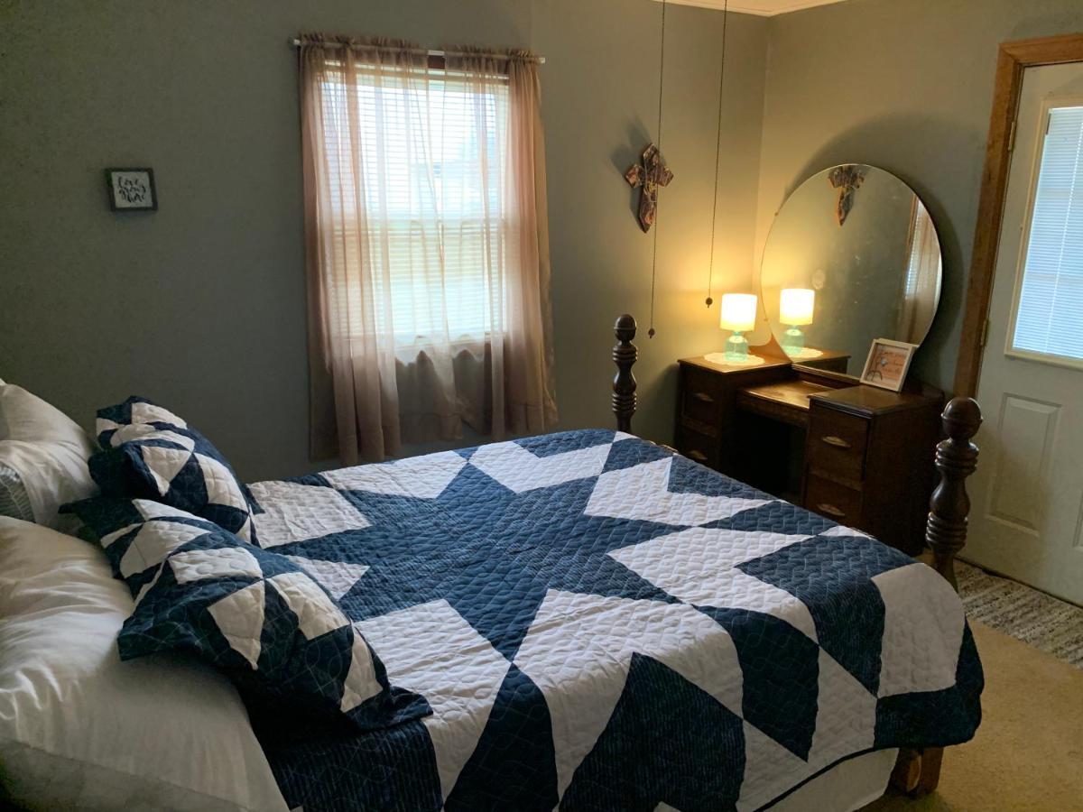 Duplicate listing see Ozark Foothills Country Cottage - Housity
