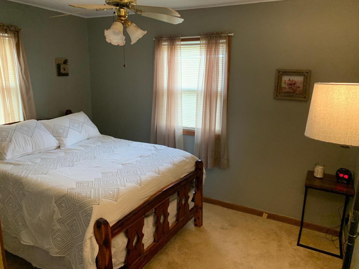 Duplicate listing see Ozark Foothills Country Cottage - Housity