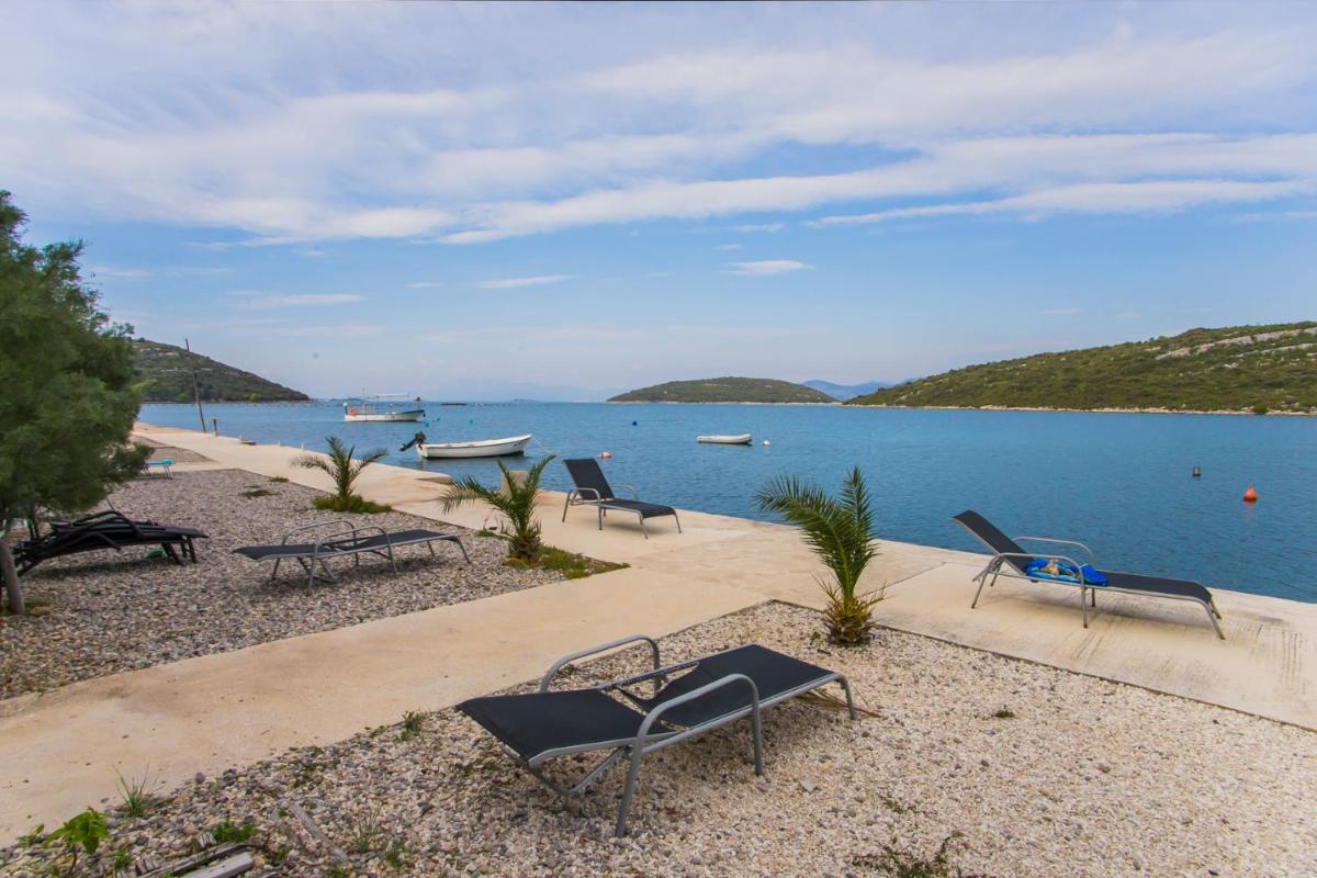 Adria Maja apartmani Luka Dubrava - Housity