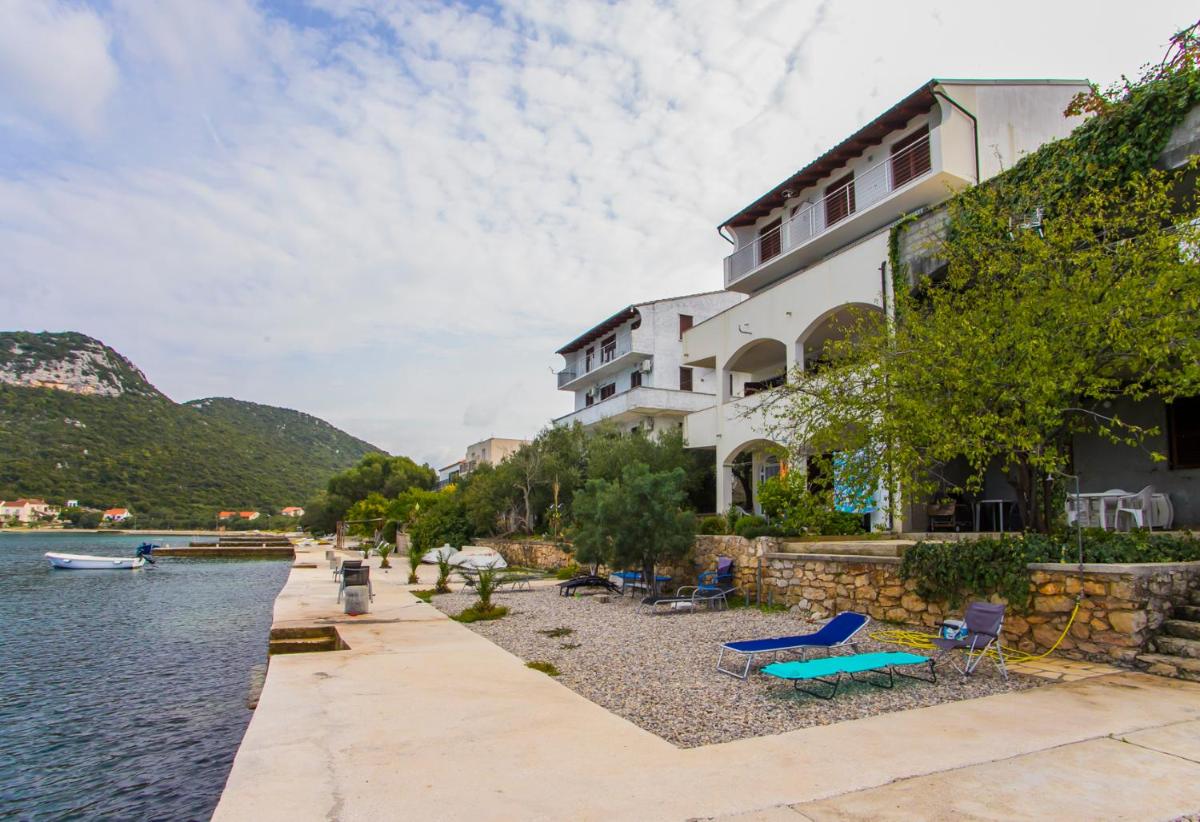Adria Maja apartmani Luka Dubrava - Housity