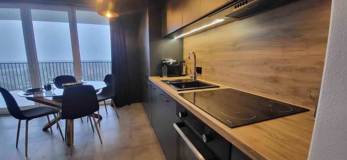 KLIF 4 panorama Warki - Housity