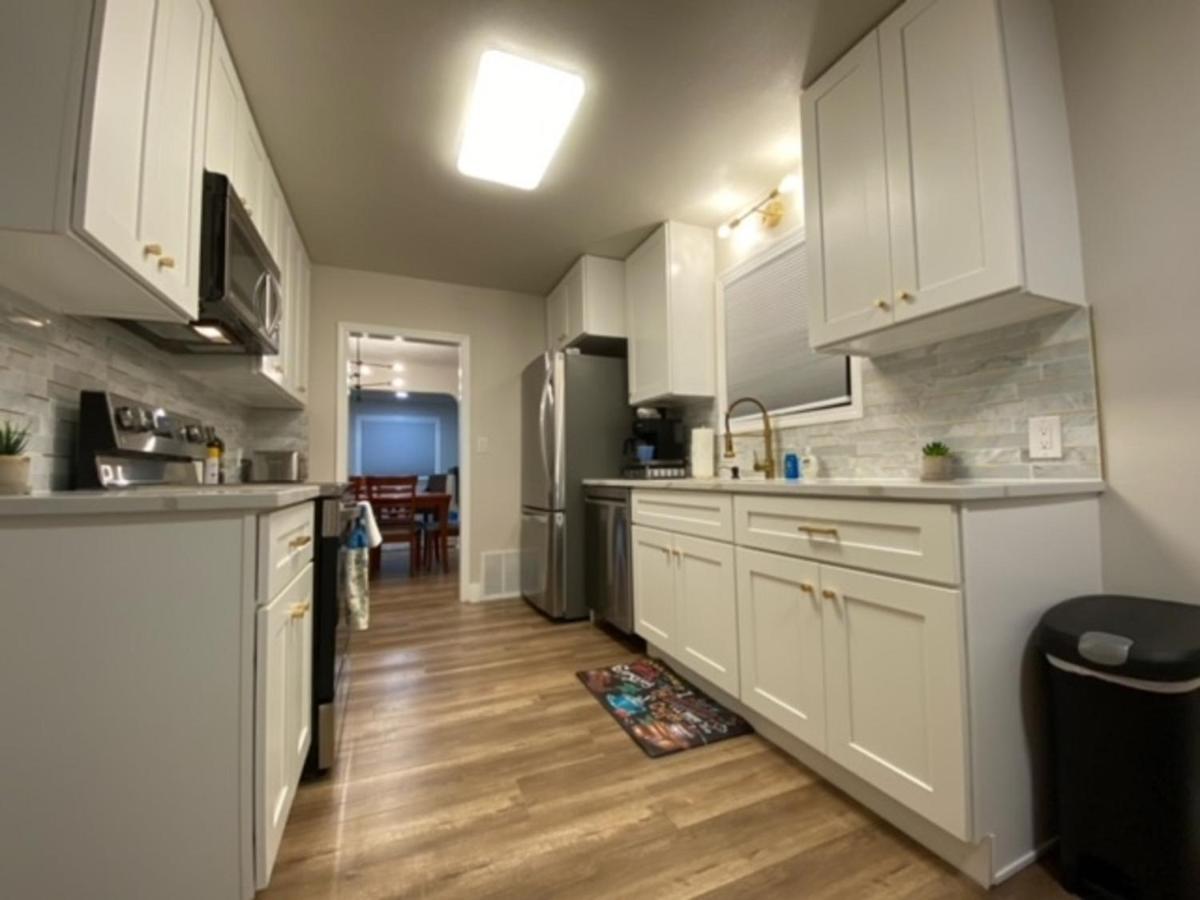 Charming Brick Home with bonus space & foosball - Housity