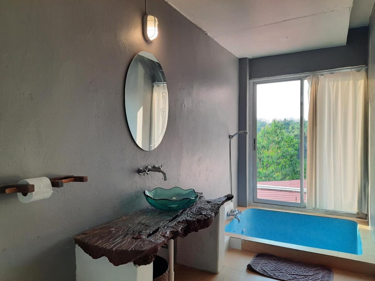 Chasorn Riverside Resort - Housity