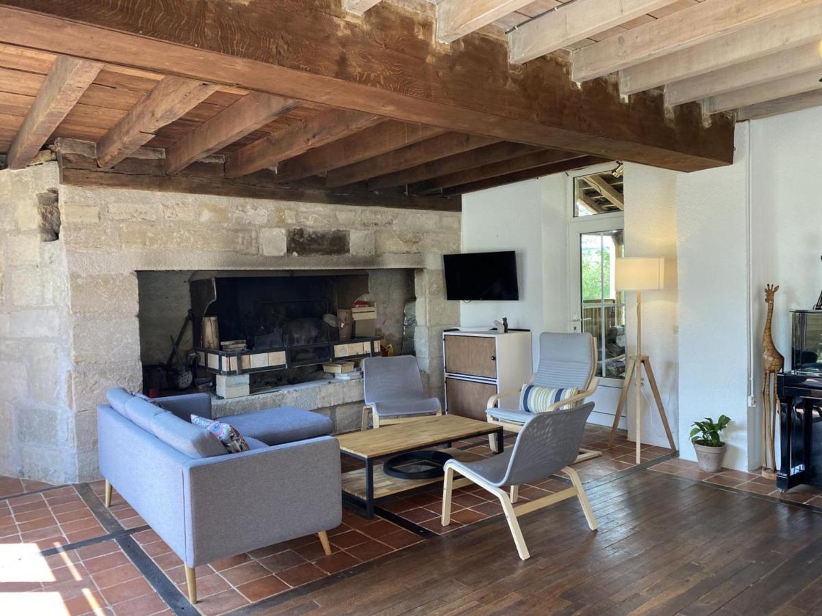 Ressourcez-vous dans cette ferme avec cheminée, jardin, terrasse couverte et équipements modernes - FR-1-489-435 - Housity