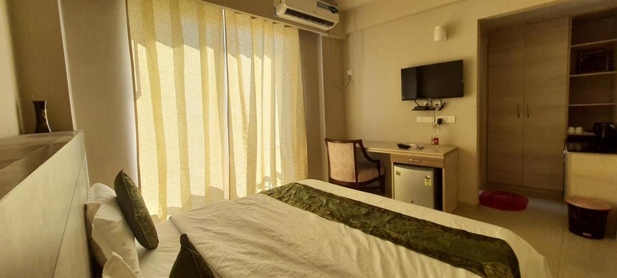 Meera Eternity - Housity