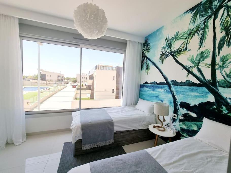 Suitetrails - A modern villa with pool and sea view