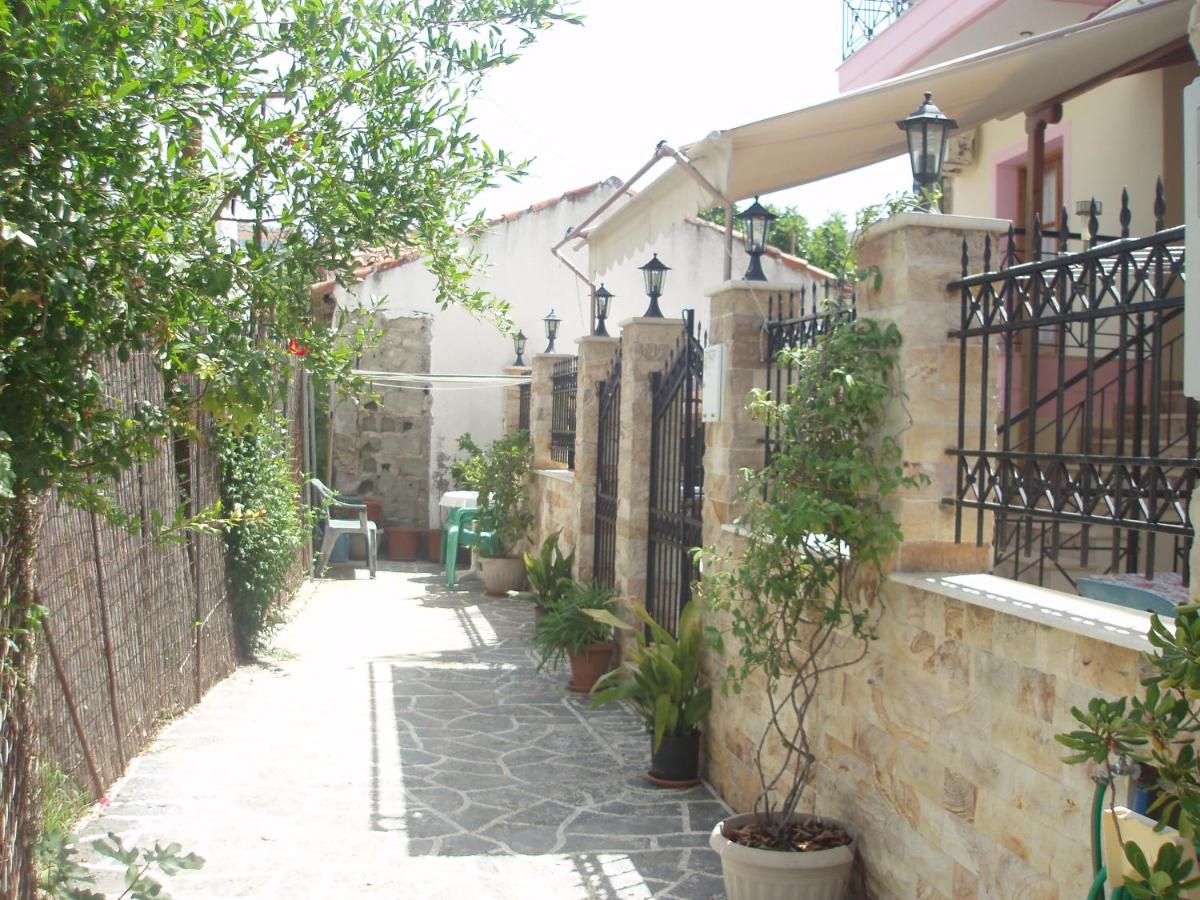 Hellen Studios - Housity