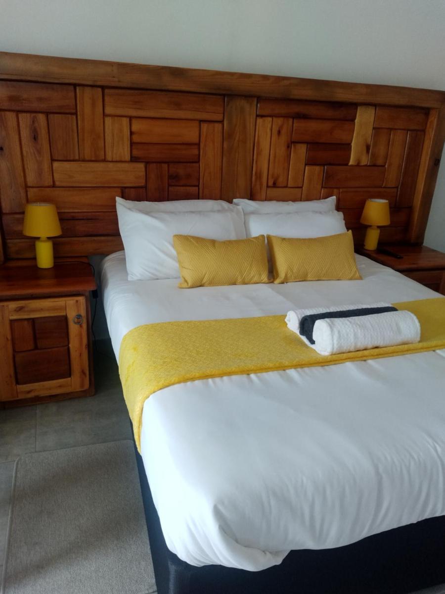 Mapulaneng Guest House - Housity
