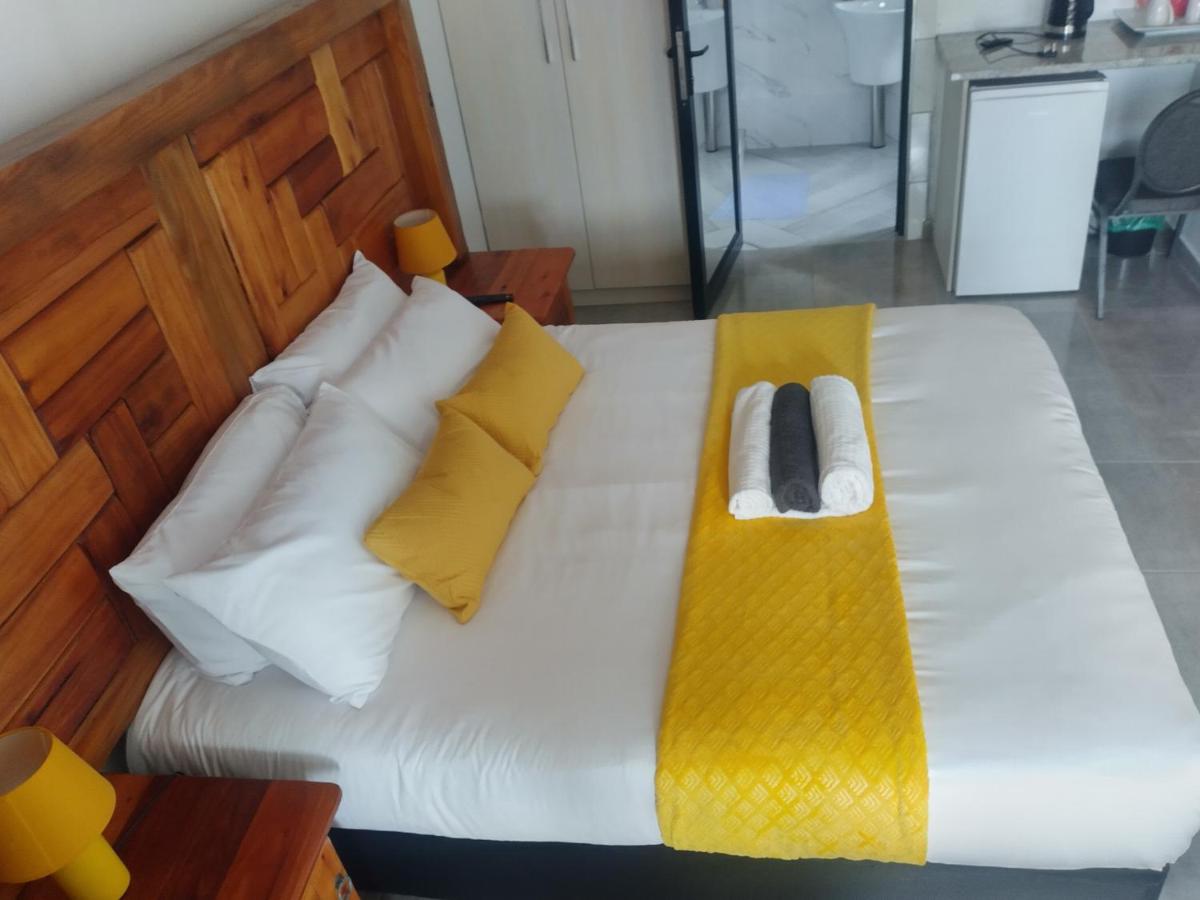 Mapulaneng Guest House - Housity