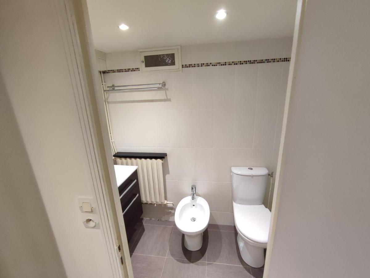 PARIS AUTHENTIC HOUSE Entier 1920's villa Métro Line 7 For Groups - Housity