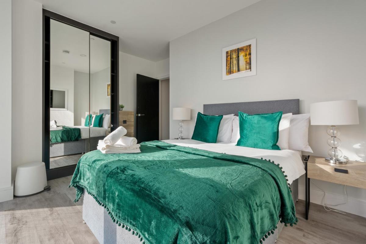 Stunning One & Two Bedrooms in North Acton, West London - Housity