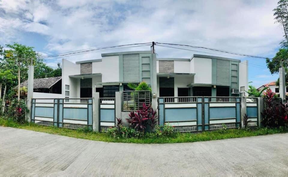 Malaya Villas - Housity