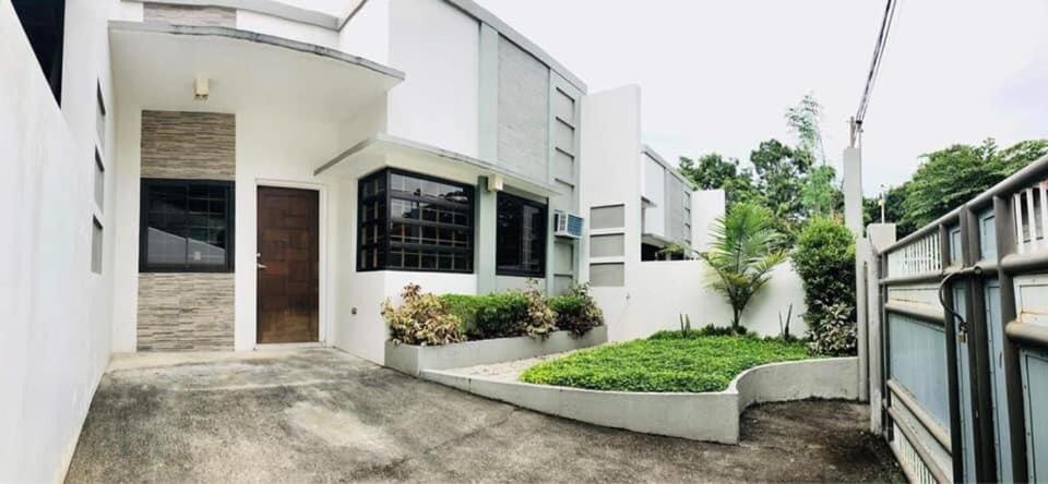 Malaya Villas - Housity