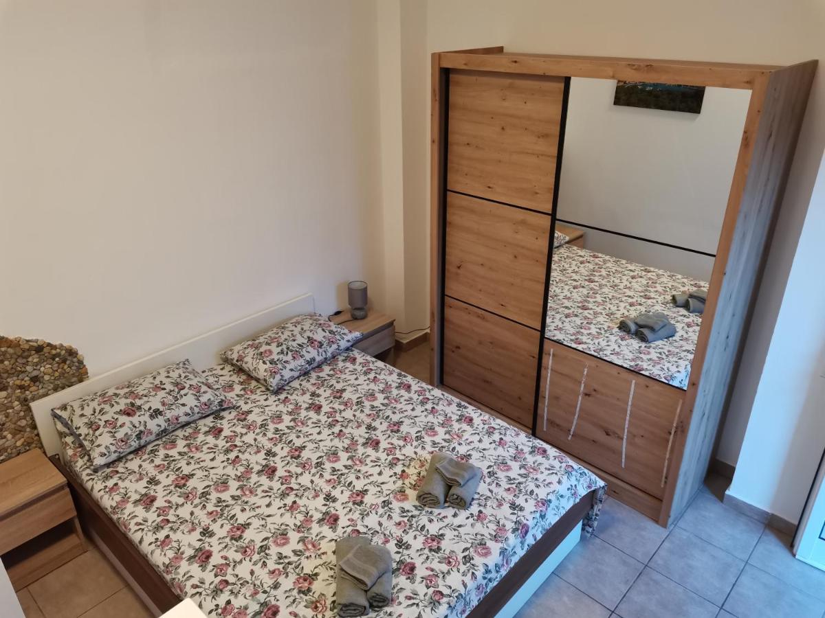 Apartments Uradi Sam - Housity