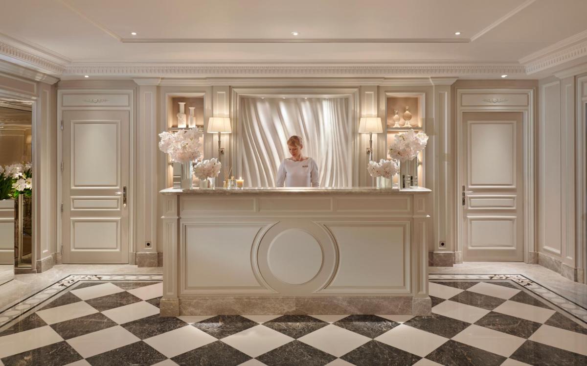 Clients de l'établissement Four Seasons Hotel George V Paris