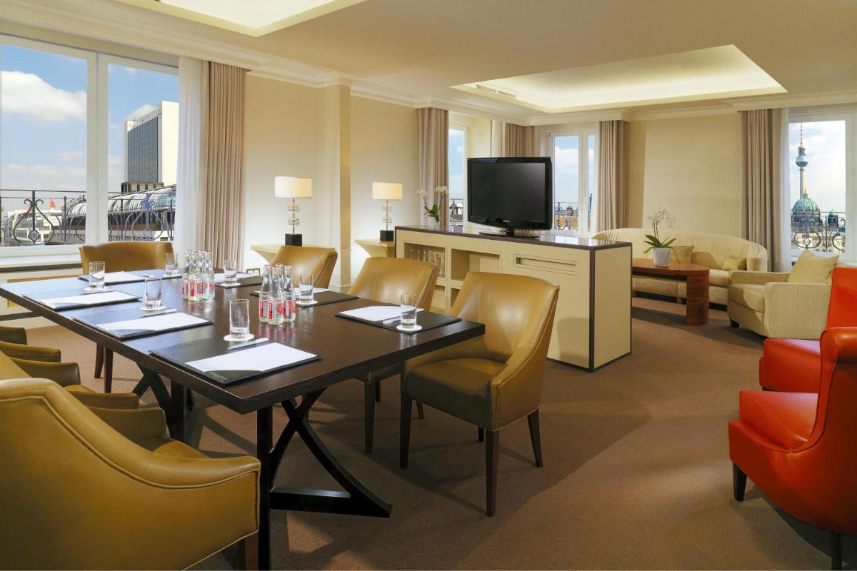 TV/Unterhaltungsangebot in der Unterkunft The Westin Grand Berlin