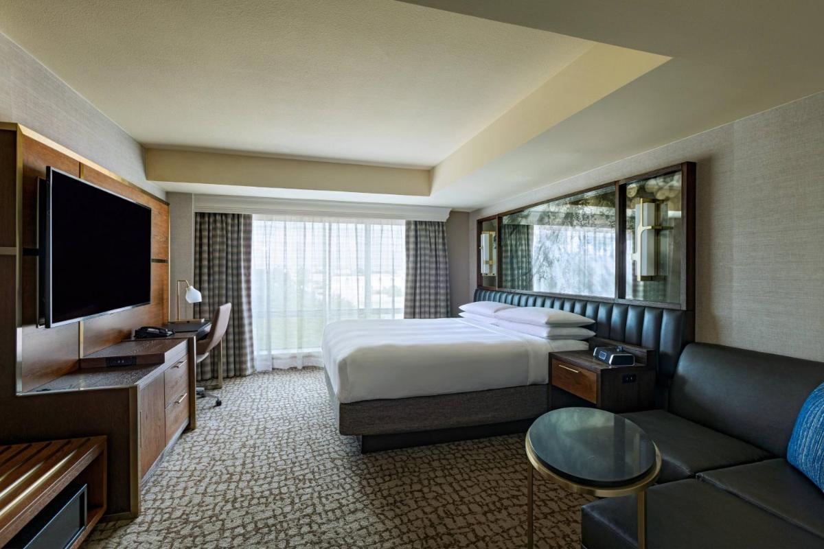 The Woodlands Waterway Marriott Hotel and Convention Center - Housity