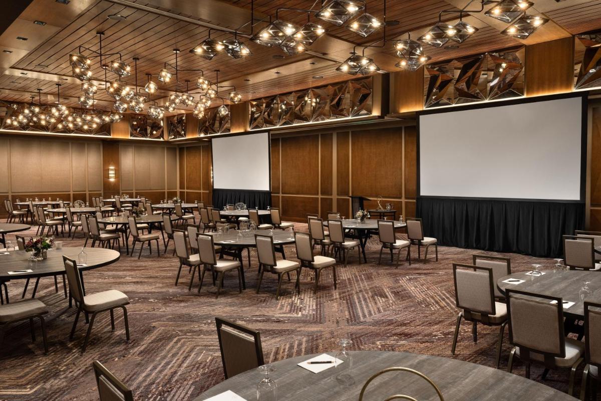 AC Hotel by Marriott Austin-University - Housity