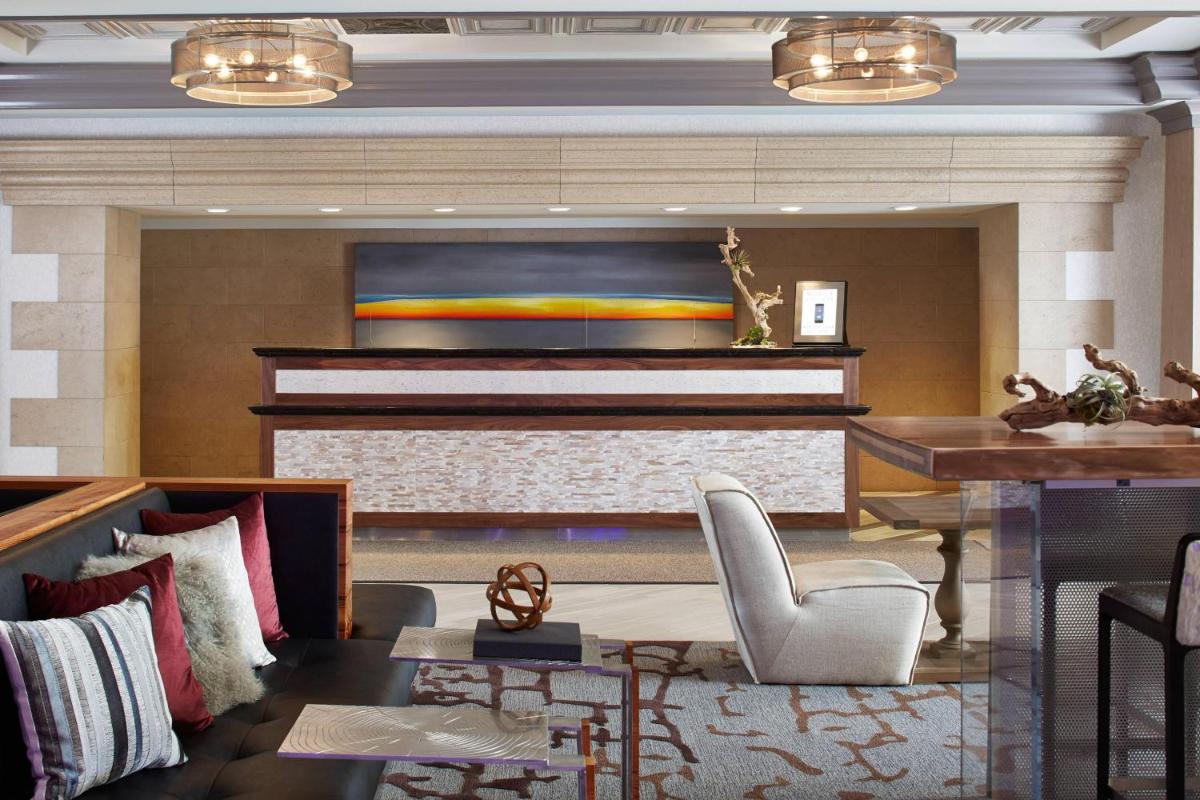 Rochester Airport Marriott - Housity