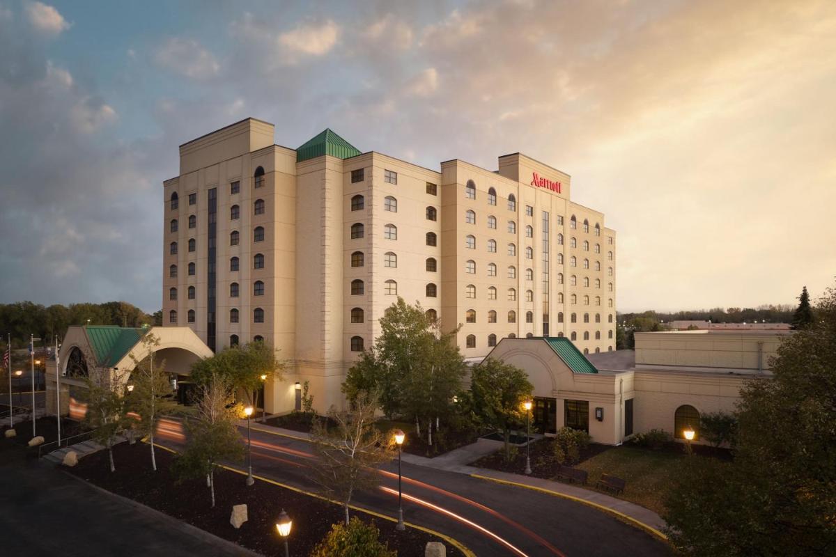 Minneapolis Marriott Northwest Hotel & Conference Center - Housity