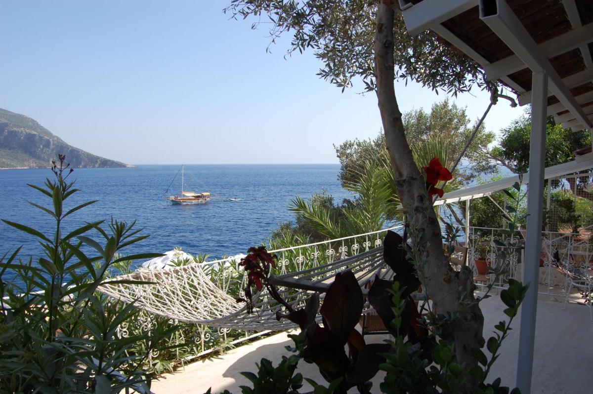Caretta Hotel - Housity