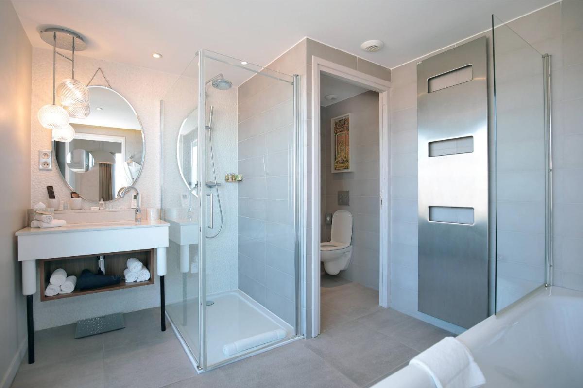 Salle de bains dans l'établissement Renaissance Aix-en-Provence Hotel