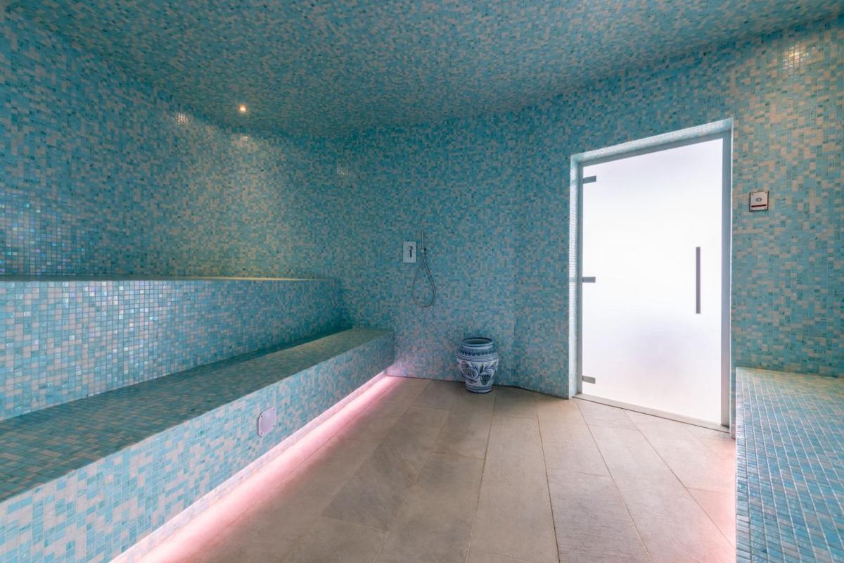 Uma casa de banho em W Residences Algarve