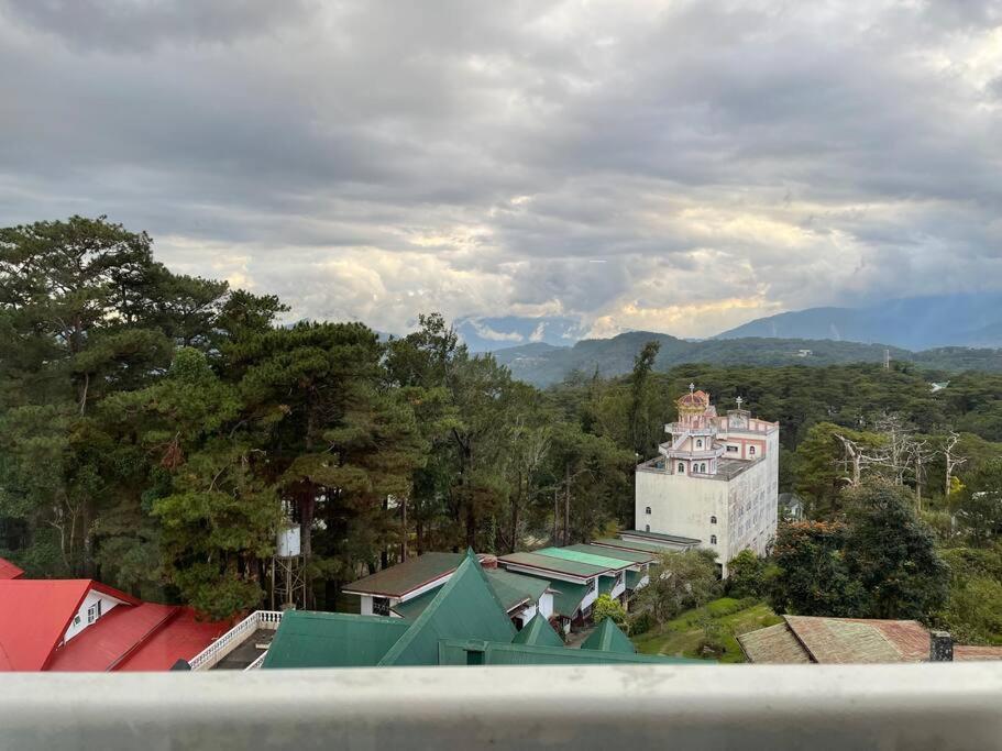 3 Bedroom Condo Unit With View - Housity
