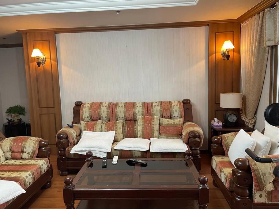3 Bedroom Condo Unit With View - Housity