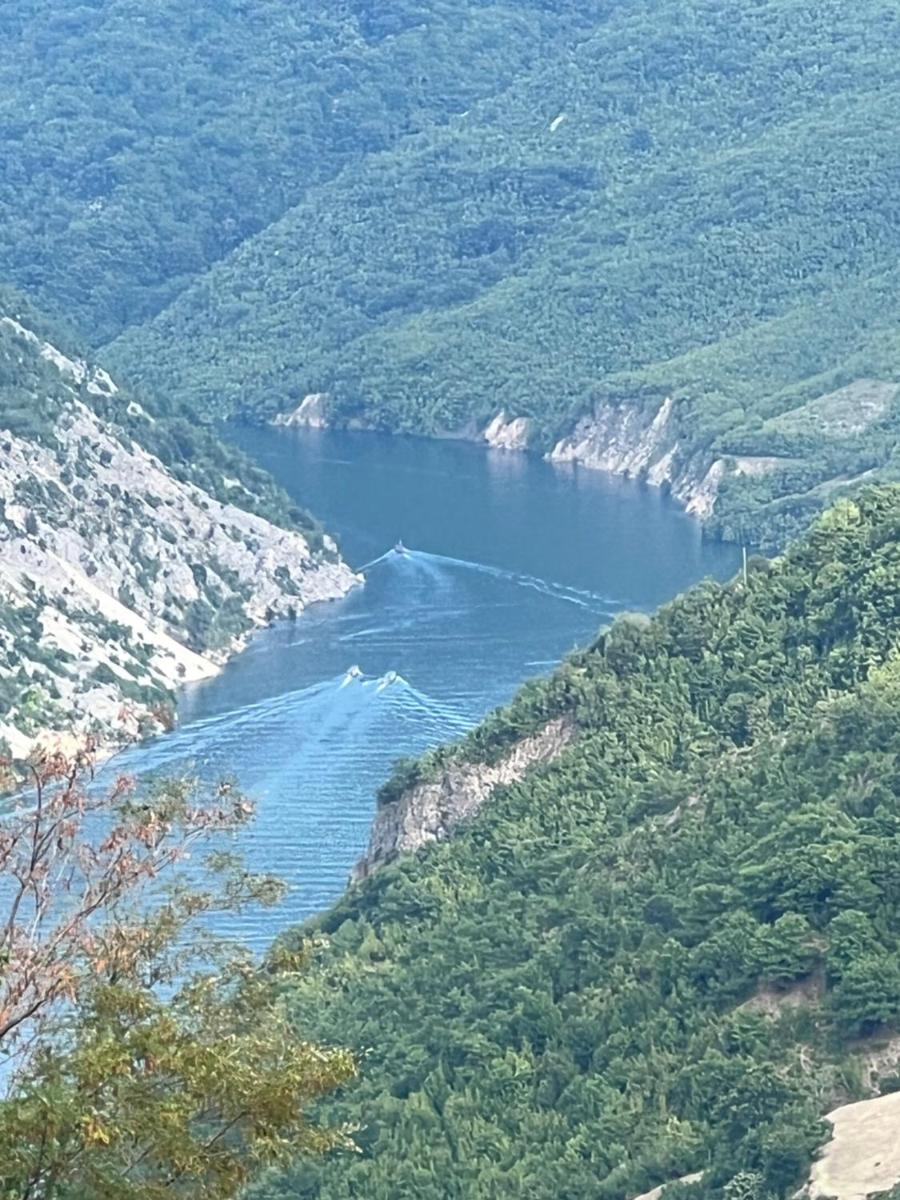 Suitetrails - Bujtina Merturi